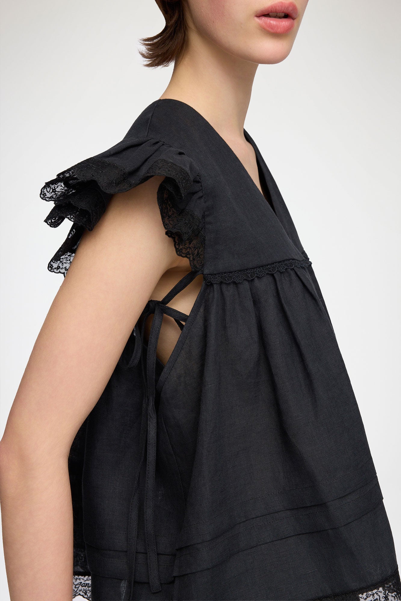 Blouse in Black Linen - GANNI
