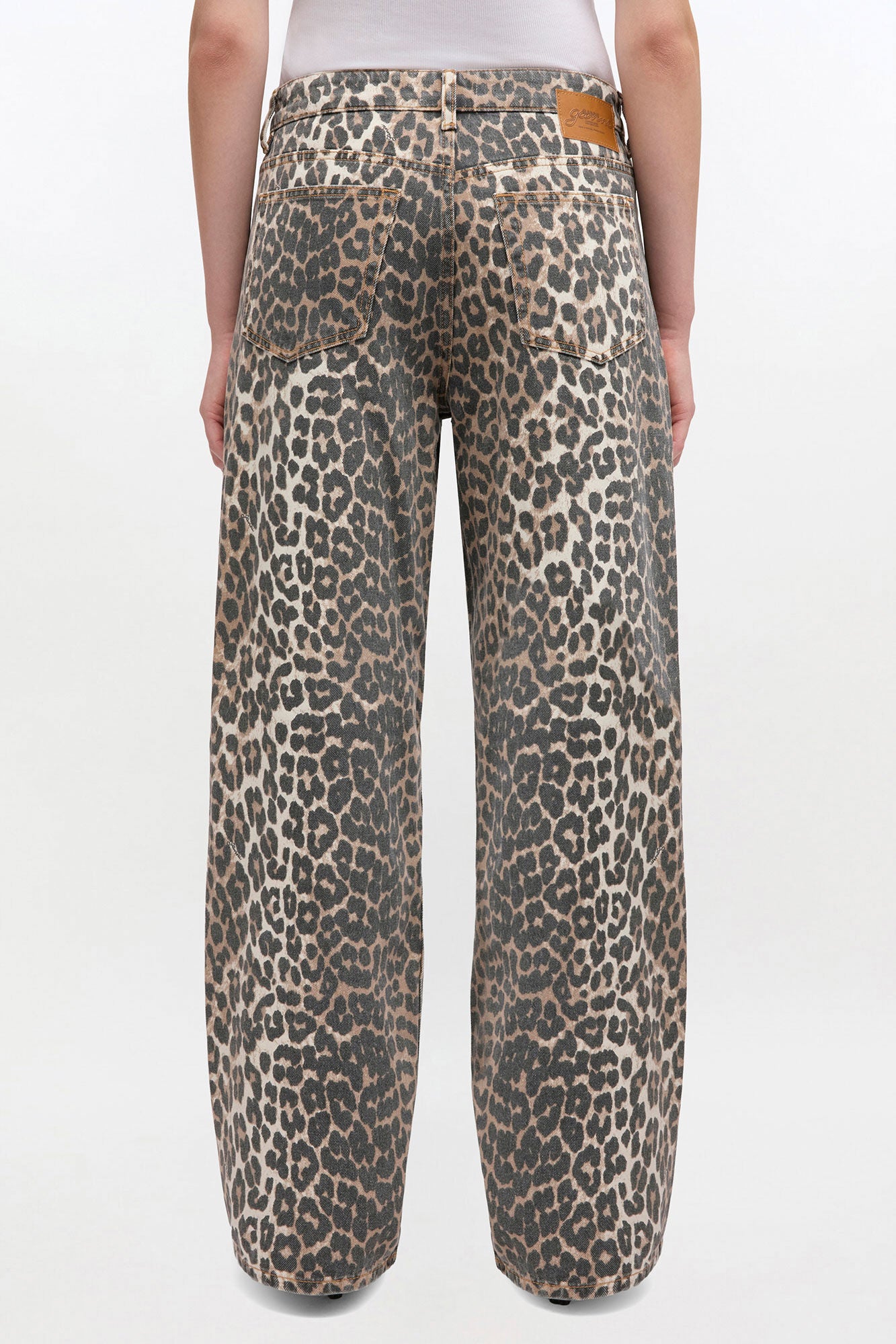 Izey Jeans in Leopard Print - GANNI