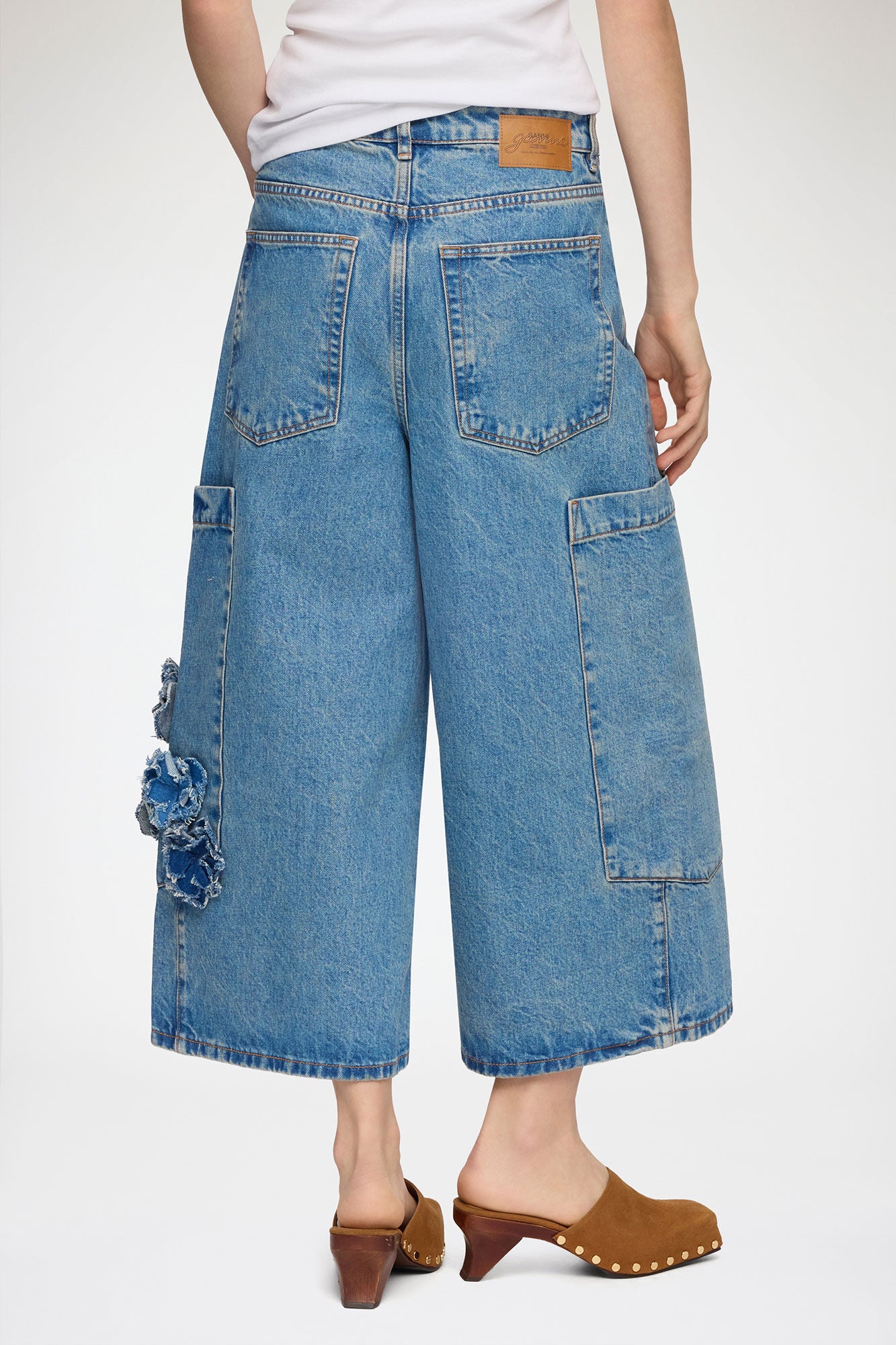 Baggy Cropped Jeans in Flower Print Denim - GANNI