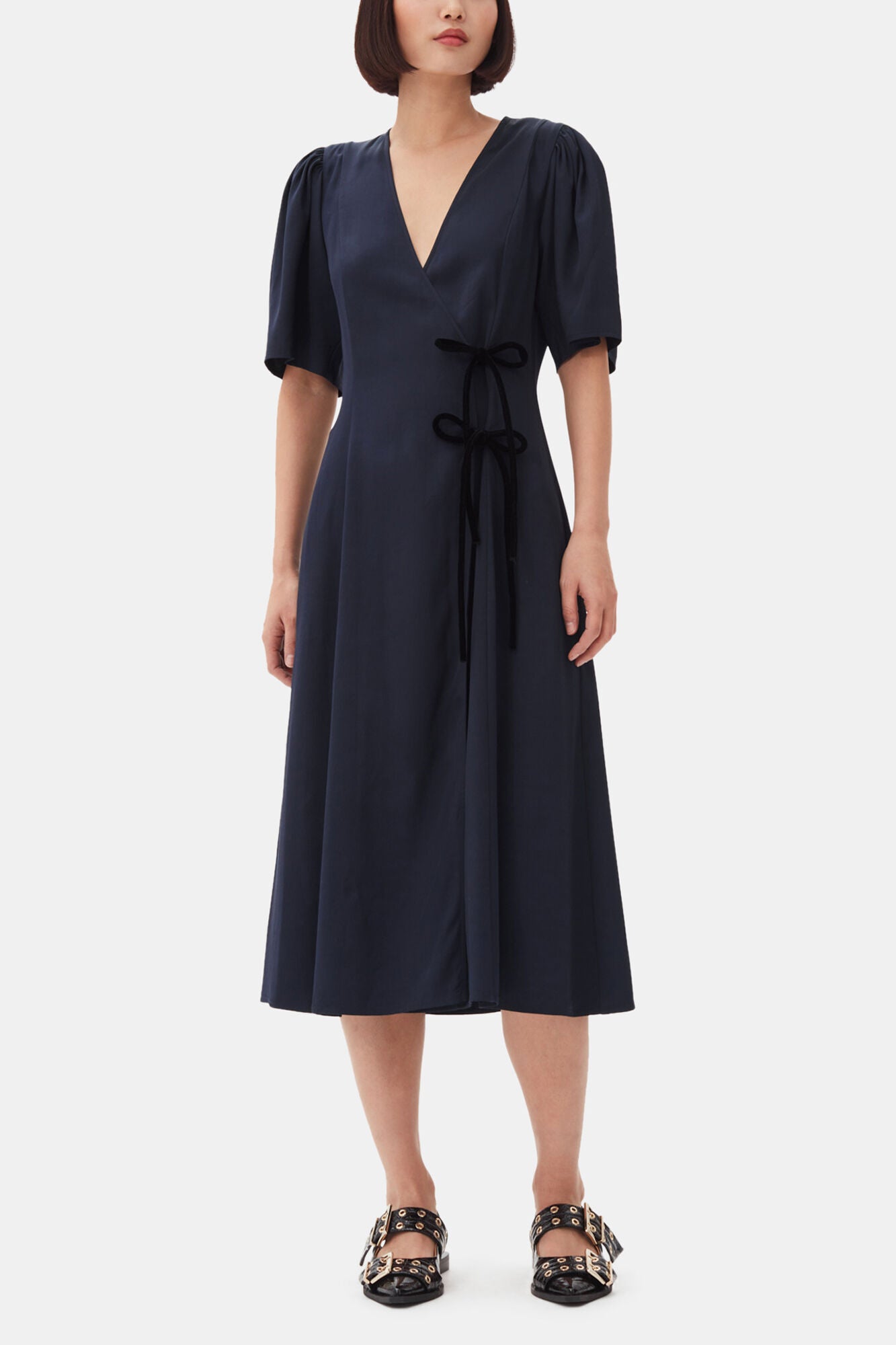 Feminine Buckle Ballerinas in Black Croco Patent - GANNI