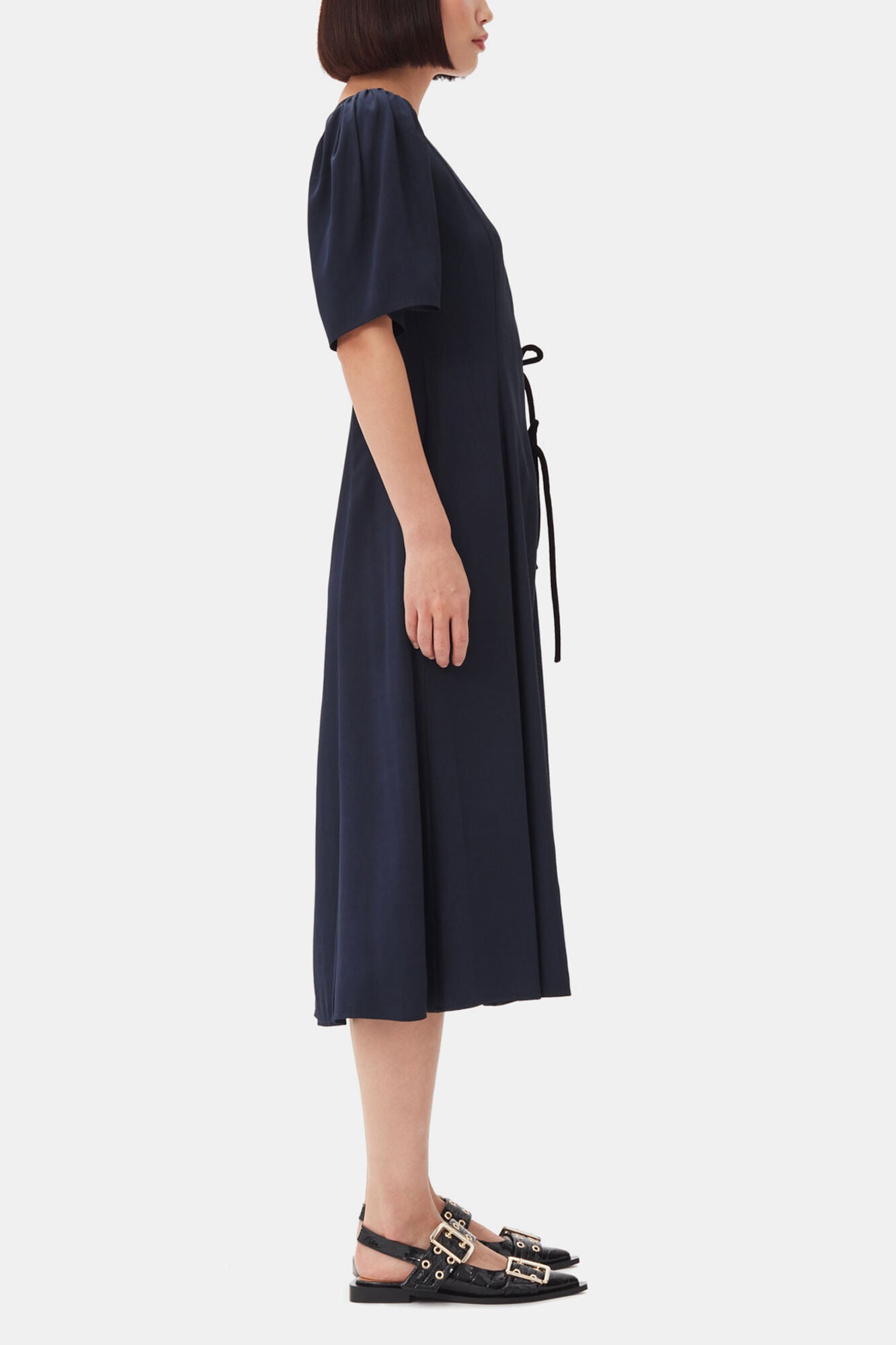 Feminine Buckle Ballerinas in Black Croco Patent - GANNI